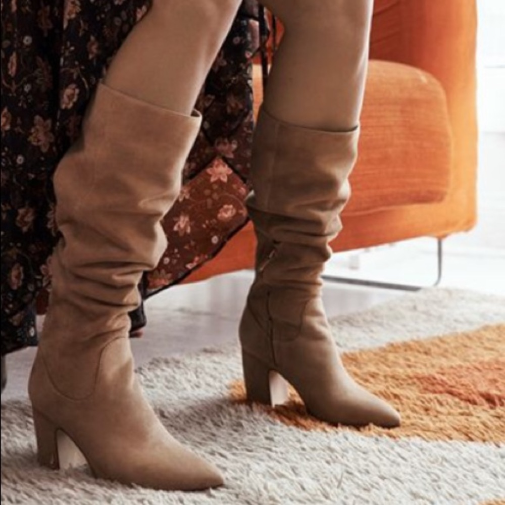 NWT / Box Sam Edelman Suede Boot in Camel Size 8